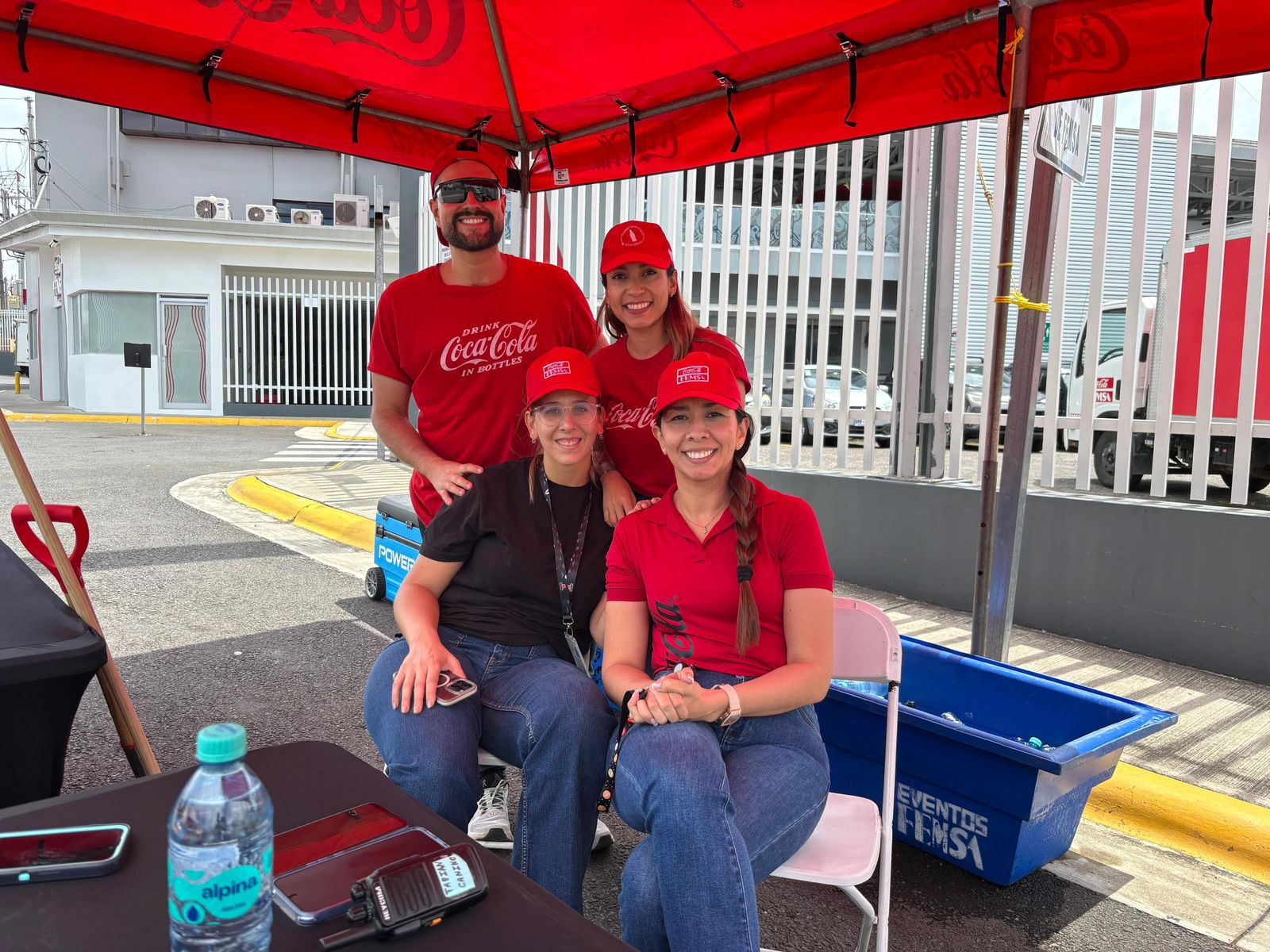 Coca-Cola FEMSA y la Municipalidad de Goicoechea organizan jornada de limpieza comunitaria